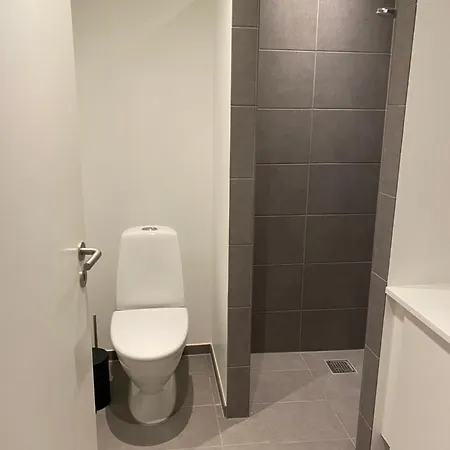 Vaerelse Med Eget Bad Og Toilet I Nyt Raekkehus * Kolding